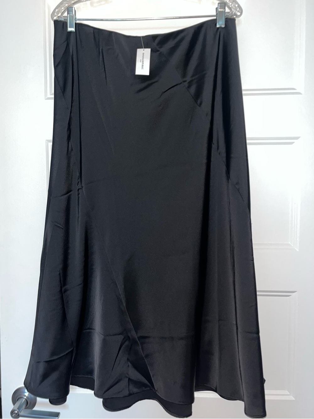 BANANA REPUBLIC Silky Long Skirt